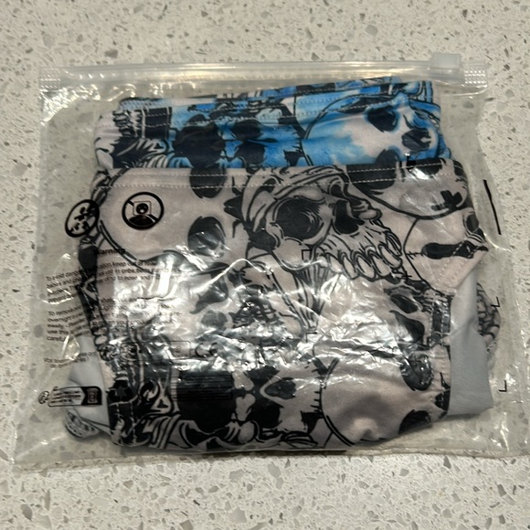 Men’s sexy skull design mini breif - Picture 9 of 10